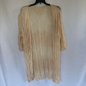 No label 
Cream white 
Kimono